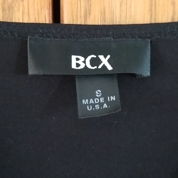 Fitted black top - Picture 2 of 2